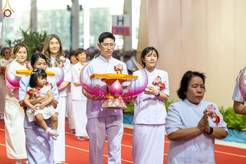 ภาพ No.160218:พิธีทอดผ้าป่าสมทบกฐินวัดพระธรรมกาย และสมทบกฐิน 30,000 วัดทั่วไทย ครั้งที่ 3 ณ สภาธรรมกายสากล วัดพระธรรมกาย วันพฤหัสบดีที่ 10 ตุลาคม พ.ศ. 2567