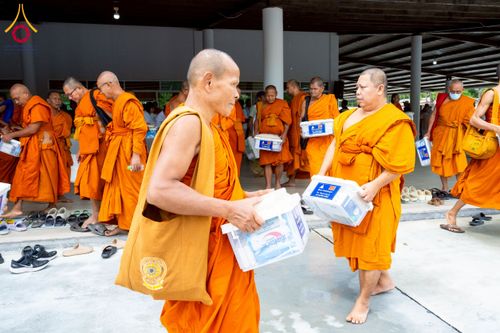 ภาพ No.226017:วันเสาร์ที่ 24 พฤษภาคม พ.ศ. 2568 พิธีถวายสังฆทาน 323 วัด ปีที่ 21 ครั้งที่ 177 พิธีมอบกองทุนหนุนแรงใจช่วยครูใต้ ปีที่ 18 ครั้งที่ 141 และพิธีทำบุญอุทิศส่วนกุศลให้ผู้วายชนม์ ณ ศูนย์ปฏิบัติธรรมภาคใต้ จ.สงขลา