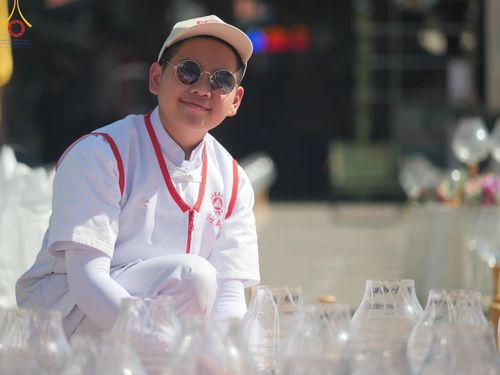 ภาพ No.205547:V.53 สารพัดV สารพัดดี ที่วัดโบสถ์บน ในโครงการธรรมยาตรา กตัญญูบูชา มหาปูชนียาจารย์ พระมงคลเทพมุนี(สด จนฺทสโร) พระผู้ปราบมาร อนุสรณ์สถาน 7 แห่ง ปีที่ 13 ระหว่างวันที่ 2-31 มกราคม พ.ศ. 2568