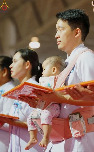 ภาพ No.154594:พิธีทอดผ้าป่าสมทบกฐินวัดพระธรรมกาย และสมทบกฐิน 30,000 วัดทั่วไทย ครั้งที่ 2 ณ สภาธรรมกายสากล วัดพระธรรมกาย วันอังคารที่ 17 กันยายน พ.ศ. 2567