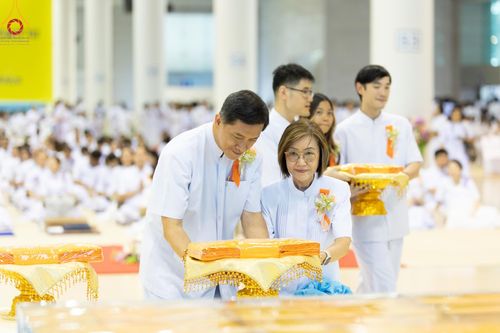 ภาพ No.167797:พิธีทอดกฐิน และ พิธีกรานกฐิน ในวันอาทิตย์ที่ 3 พฤศจิกายน พ.ศ. 2567 ณ วัดพระธรรมกาย จ.ปทุมธานี