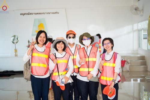 ภาพ No.110088:V.8 พลังทีม การเตรียมงาน เก็บงาน การรับบุญของเจ้าหน้าที่หน่วยงานต่างๆ เพื่อโครงการธรรมยาตรา กตัญญูบูชามหาปูชนียาจารย์ พระมงคลเทพมุนี (สด จนฺทสโร) พระผู้ปราบมาร อนุสรณ์สถาน 7 แห่ง ปีที่ 12 ระหว่างวันที่ 2 - 31 มกราคม พ.ศ.2567