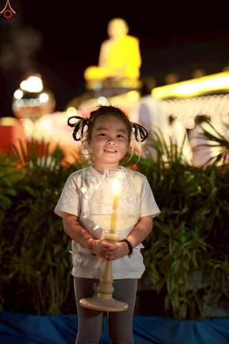 ภาพ No.253729:วันที่ 10 ตุลาคม พ.ศ. 2568 พิธีจุดประทีปบูชาพระผู้ปราบมาร, พิธีจุดประทีปบนพระมหาธรรมกายเจดีย์  20,000 ดวง เนื่องในวันคล้ายวันเกิดครบรอบ 141 ปี พระมงคลเทพมุนี (สด จนฺทสโร)