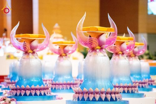 ภาพ No.134398:พิธีทอดผ้าป่าสมทบ มหาสังฆทาน 10,000 วัด ทั่วไทย วันอาทิตย์ต้นเดือนที่ 7 เมษายน พ.ศ.2567 ณ ห้องแก้วสารพัดนึก 1 สภาธรรมกายสากล  วัดพระธรรมกาย จ.ปทุมธานี