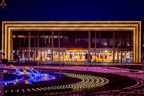 ภาพ No.224057:วันวิสาขบูชา วันอาทิตย์ที่ 11 พฤษภาคม พ.ศ. 2568 พิธีจุดวิสาขประทีป ,  พิธีเวียนประทักษิณรอบพระมหาธรรมกายเจดีย์ , พิธีฉลองชัยสวดมนต์บทธัมมจักกัปปวัตตนสูตร ครบ 7,357,000,000 จบ ณ มหารัตนวิหารคด วัดพระธรรมกาย