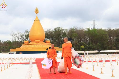 ภาพ No.128732:V.33 รวมพลังเพื่อบางกล่ำ การเตรียมงานของเจ้าหน้าที่หน่วยงานต่างๆ เพื่องานธรรมยาตราอัญเชิญพระบรมสารีริกธาตุ ประดิษฐาน ณ มหารัตนเจดีย์สิริปทุมสวรรค์ (เจดีย์อริยพุทธะ 5 พระองค์) ศูนย์ปฏิบัติธรรมภาคใต้ อ.บางกล่ำ จ.สงขลา ระหว่างวันที่ 9-10 มีนาคม พ.ศ. 2567