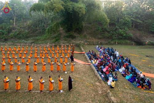 ภาพ No.131068:Photo Story ปฐมบรรพชาชาวพุทธมาร์มา Episode 4/5 วันที่ 13 กุมภาพันธ์พ.ศ. 2567 ณ วัดธัมจักร อรัญกุฏิ บังกลาเทศ