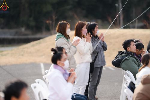 ภาพ No.132270:พิธีประดิษฐานยอดอุโบสถ บูชาธรรม 80 ปี หลวงพ่อธัมมชโย ณ วัดพระธรรมกายโทชิหงิ ประเทศญี่ปุ่น วันอาทิตย์ที่ 24 มีนาคม พ.ศ. 2567