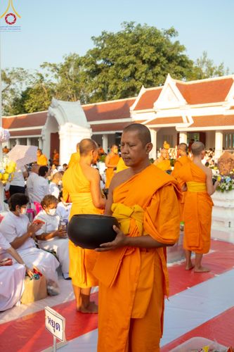 ภาพ No.116135:พิธีตักบาตรพระธรรมยาตรา ณ อนุสรณ์สถานลำดับที่ 4 สถานที่เกิดด้วยกายธรรม วัดโบสถ์(บน) จ.นนทบุรี วันที่ 21 มกราคม พ.ศ. 2567