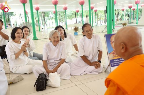 ภาพ No.244878:วันเสาร์ที่ 6 กันยายน พ.ศ. 2568 พิธีถวายบาตร บรรพชา อุปสมบทของนาคธรรมทายาท โครงการอุปสมบทหมู่บูชาธรรมครบรอบ 108 ปี  วันครูผู้ค้นพบวิชชาธรรมกาย ณ โบสถ์พระไตรปิฎก วัดพระธรรมกาย