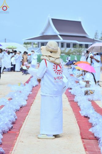 ภาพ No.130099:V.34 เพื่อธรรมเพื่อบางกล่ำ การรับบุญของเจ้าหน้าที่หน่วยงานต่างๆ  เพื่องานธรรมยาตราอัญเชิญพระบรมสารีริกธาตุ ประดิษฐาน ณ มหารัตนเจดีย์สิริปทุมสวรรค์ (เจดีย์อริยพุทธะ 5 พระองค์) ณ ศูนย์ปฏิบัติธรรมภาคใต้ อ.บางกล่ำ จ.สงขลา ระหว่างวันที่ 9-10 มีนาคม พ.ศ. 2567