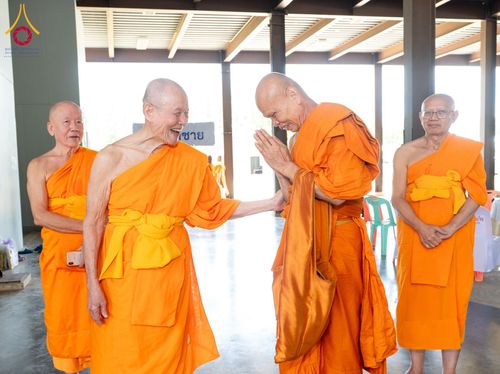 ภาพ No.149524:พิธีทักษิณานุปทานแด่บรรพชนตระกูลผ่องสวัสดิ์ และหมู่ญาติที่ล่วงลับไปแล้ว ประจำปี ครั้งที่ 19 วันพฤหัสบดีที่ 22 สิงหาคม พ.ศ. 2567 ณ พระมหาเจดีย์ทัตตชีโว ศูนย์อบรมเยาวชนกาญจนบุรี