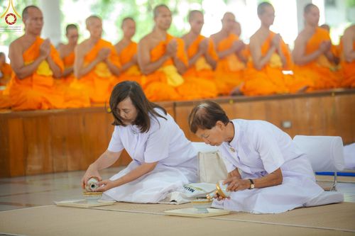 ภาพ No.157763:พิธีถวายภัตตาหารเมนูสวรรค์ ในพรรษาแห่งการเข้าถึงธรรม วันเสาร์ที่ 28 กันยายน พ.ศ. 2567 ณ หอฉันคุณยายอาจารย์ฯ วัดพระธรรมกาย