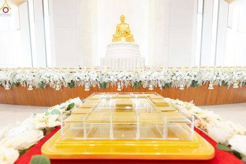 ภาพ No.239488:วันอาทิตย์ที่ 17 สิงหาคม พ.ศ. 2568 พิธีกดปุ่มอัญเชิญรูปเหมือน พระมงคลเทพมุนี (สด จันทสโร)  ณ มหาวิหารแก้วพระมงคลเทพมุนี  ศูนย์ปฏิบัติธรรมแก้วเมืองเลย