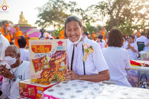 ภาพ No.112796:พิธีตักบาตรพระธรรมยาตราฯ ณ วัดสองพี่น้อง จ.สุพรรณบุรี วันที่ 15 มกราคม พ.ศ. 2567