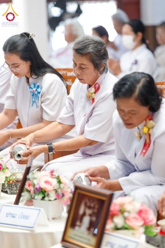 ภาพ No.202241:พิธีเจริญพระพุทธมนต์ ปฏิบัติธรรม มอบทุนการศึกษา ถวายสังฆทาน 108 วัด เพื่อถวายเป็นพุทธบูชา และขับเคลื่อนโครงการหมู่บ้านรักษาศีล 5 โดยคณะสงฆ์จังหวัดนครปฐม คณะศิษยานุศิษย์วัดพระธรรมกาย โครงการธรรมยาตรา ปีที่ 13 ณ วัดบางปลา อำเภอบางเลน จังหวัดนครปฐม