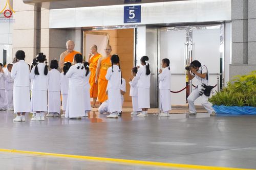 ภาพ No.148075:V.43 ภาพเตรียมงาน ปฎิบัติงาน ของเจ้าหน้าที่ อาสาสมัคร ทุกสถานะ เพื่อความสำเร็จ ในงานวันสมาธิโลก วันอาทิตย์ที่ 4 สิงหาคม พ.ศ.2567