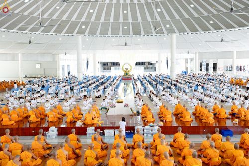 ภาพ No.229773:วันที่ 25 มิถุนายน พ.ศ. 2568 (แรม 15 ค่ำ เดือน 7) พิธีบุพเปตพลี ครั้งที่ 166 ร่วมอุทิศบุญแด่หมู่ญาติที่ล่วงลับไปแล้ว และสืบทอดอายุพระพุทธศาสนา ณ หอฉันคุณยายอาจารย์ฯ วัดพระธรรมกาย