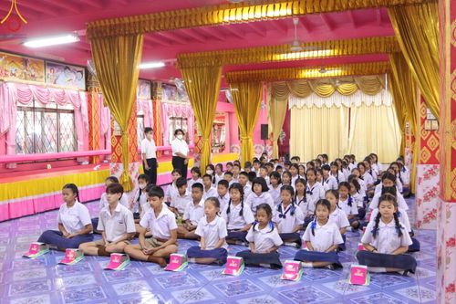 ภาพ No.203609:พิธีทอดผ้าป่าทำนุบำรุงศาสนสถาน ณ วัดตะเคียน ตำบลบางคูเวียง อำเภอบางกรวย จังหวัดนนทบุรี ในโครงการธรรมยาตรา กตัญญูบูชา มหาปูชนียาจารย์ พระมงคลเทพมุนี(สด จนฺทสโร) พระผู้ปราบมาร อนุสรณ์สถาน 7 แห่ง ปีที่ 13 วันที่ 29 มกราคม พ.ศ. 2568