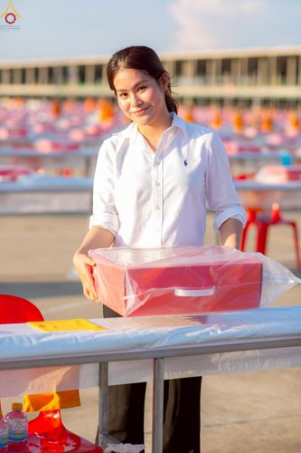 ภาพ No.225151:วันที่ 20 - 27 เมษายน พ.ศ. 2568 "ภาพแห่งความปลื้มที่ไม่มีวันจบ" คณะสงฆ์สามเณร เจ้าหน้าที่ และสาธุชน ร่วมแรงร่วมใจกันเตรียมงานและเก็บงาน เพื่อวันคุ้มครองโลก พิธีถวายมหาสังฆทานคณะสงฆ์ 40,000 กว่าวัดทั่วประเทศ