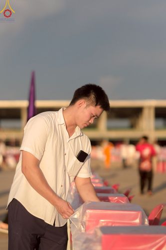 ภาพ No.219169:วันที่ 19-21 เมษายน พ.ศ. 2568 การเตรียมงานในลานธรรม , วิหารคด เพื่องานวันคุ้มครองโลก 22 เมษายน พ.ศ. 2568