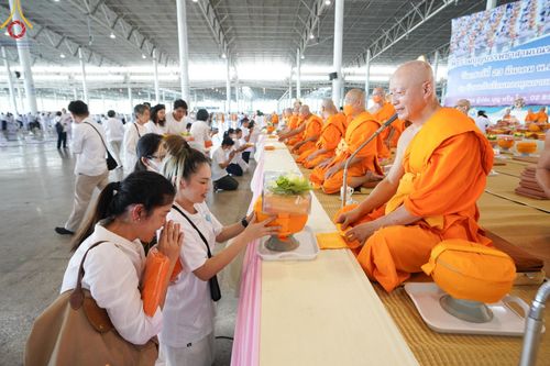ภาพ No.131685:พิธีร่วมบุญบรรพชาสามเณร 5,000 รูป ณ บ้านแก้วเรือนทองคุณยาย สภาธรรมกายสากล วัดพระธรรมกาย วันเสาร์ที่ 23 มีนาคม พ.ศ. 2567