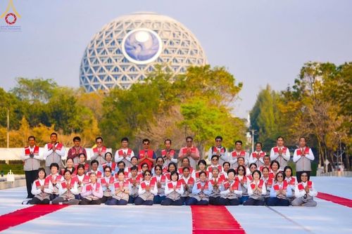 ภาพ No.208177:V.55 สารพัดV สารพัดดี ที่วัดพระธรรมกาย ในโครงการธรรมยาตรา กตัญญูบูชา มหาปูชนียาจารย์ พระมงคลเทพมุนี (สด จนฺทสโร) พระผู้ปราบมาร อนุสรณ์สถาน 7 แห่ง ปีที่ 13 ระหว่างวันที่ 2-31 มกราคม พ.ศ. 2568