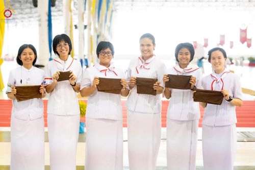 ภาพ No.134669:V.35 เพื่อบุญต้นเดือน การรับบุญของเจ้าหน้าที่หน่วยงานต่างๆ เพื่องานบุญวันอาทิตย์ต้นเดือน ณ วัดพระธรรมกาย วันที่ 7 เมษายน พ.ศ. 2567