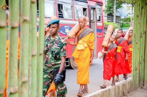 ภาพ No.140779:PhotoStory มหาศรัทธา ธรรมยาตราศรีลังกา EP.4 โครงการสยาม-ลังกา ธรรมยาตรา ฉลองเทศกาลวิสาขบูชาแห่งชาติ ศรีลังกา  บูชาธรรม 80 ปีหลวงพ่อธัมมชโย เส้นทางจาก เมืองดัมบูลลา ไปยัง เมืองมาตะเล  ตั้งแต่วันที่ 17-20 พฤษภาคม พ.ศ. 2567