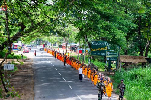 ภาพ No.139954:PhotoStory มหาศรัทธา ธรรมยาตราศรีลังกา EP.2 พิธีเปิดโครงการสยาม-ลังกา ธรรมยาตรา ฉลองเทศกาลวิสาขบูชาแห่งชาติ ศรีลังกา บูชาธรรม 80 ปีหลวงพ่อธัมมชโย เมื่อวันที่ 17 พฤษภาคม พ.ศ. 2567