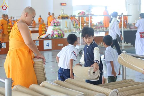 ภาพ No.177467:พิธีถวายภัตตาหารเมนูสวรรค์ และพิธีบุพเปตพลี ครั้งที่ 158 ร่วมอุทิศบุญแด่หมู่ญาติที่ล่วงลับไปแล้ว และสืบทอดอายุพระพุทธศาสนา ณ วัดพระธรรมกาย วันที่ 30 พฤศจิกายน พ.ศ.2567 (วันพระ แรม 15 ค่ำ เดือน 12)