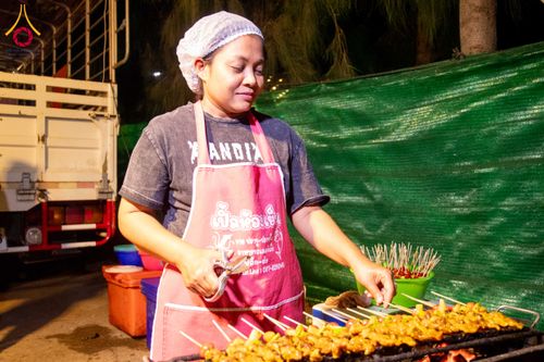 ภาพ No.288168:วันที่ 5 มกราคม พ.ศ. 2569 พิธีถวายภัตตาหารเป็นสังฆทาน แด่พระธรรมยาตรา ในโครงการธรรมยาตรา กตัญญูบูชา มหาปูชนียาจารย์ พระมงคลเทพมุนี(สด จนฺทสโร) พระผู้ปราบมาร อนุสรณ์สถาน 7 แห่ง ปีที่ 14 ณ อนุสรณ์สถานมหาวิหารพระมงคลเทพมุนี (โลตัสแลนด์) อ.สองพี่น้อง จ.สุพรร