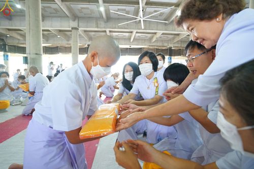 ภาพ No.84150:พิธีเวียนประทักษิณ พิธีวันทาเจดีย์ พิธีขอขมา และมอบผ้าไตร  ในโครงการบรรพชาอุปสมบทหมู่ธรรมทายาทรุ่นเข้าพรรษา และโครงการบรรพชาสามเณรโรงเรียนนานาชาติ รุ่นที่12 ในวันเสาร์ที่ 22 กรกฎาคม พ.ศ. 2566