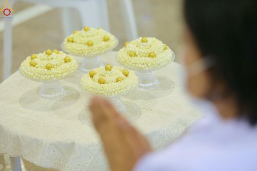 ภาพ No.81548:พิธีตักบาตร ข้าวสารอาหารแห้ง และพิธีบูชาข้าวพระ ณ สภาธรรมกายสากล วัดพระธรรมกาย วันเสาร์ที่ 3 มิถุนายน 2566