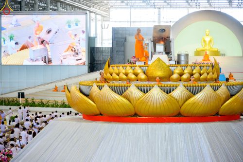 ภาพ No.82364:พิธีหล่อพระประธานเพื่อประดิษฐาน ณ มหาวิหารคด วันอาทิตย์ที่ 11 มิถุนายน พ.ศ. 2566 ณ สภาธรรมกายสากล วัดพระธรรมกาย