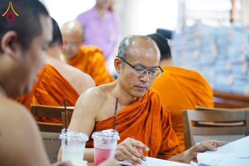ภาพ No.281335:วันที่ 25 ธันวาคม พ.ศ. 2568 บรรยากาศการตรวจใบข้อสอบธรรมสนามหลวง  นักธรรมชั้นเอก และธรรมศึกษาชั้นเอก ส่วนภูมิภาค  ณ ศาลาอบรมสงฆ์ วัดสามพระยาวรวิหาร เขตพระนคร กรุงเทพมหานคร