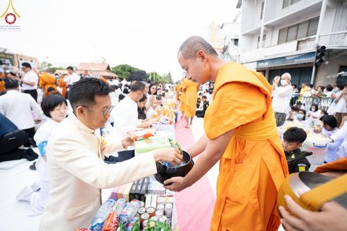 ภาพ No.126227:พิธีทำบุญเมืองนครราชสีมา ฉลอง 556 ปี ตักบาตรพระ 10,000 รูป ในวันเสาร์ที่ 2 มีนาคม พ.ศ.2567 ณ อนุสาวรีย์ท้าวสุรนารี จ.นครราชสีมา จัดโดย คณะสงฆ์จังหวัดนครราชสีมา ร่วมกับสำนักงานจังหวัดนครราชสีมา