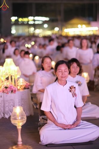 ภาพ No.122158:พิธีจุดประทีปถวายเป็นพุทธบูชา และบูชาธรรมมหาปูชนียาจารย์ พระมงคลเทพมุนี(สด จนฺทสโร) ในโครงการธรรมยาตรา กตัญญูบูชา มหาปูชนียาจารย์ พระมงคลเทพมุนี(สด จนฺทสโร) พระผู้ปราบมาร อนุสรณ์สถาน 7 แห่ง ปีที่ 12 วันที่ 31 มกราคม พ.ศ. 2567 ณ วัดพระธรรมกาย จ.ปทุมธานี