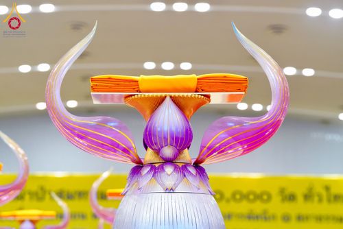 ภาพ No.134487:พิธีทอดผ้าป่าสมทบ มหาสังฆทาน 10,000 วัด ทั่วไทย วันอาทิตย์ต้นเดือนที่ 7 เมษายน พ.ศ.2567 ณ ห้องแก้วสารพัดนึก 1 สภาธรรมกายสากล  วัดพระธรรมกาย จ.ปทุมธานี