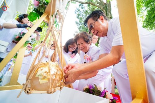 ภาพ No.144893:พิธีประดิษฐานลูกนิมิตมหาสมบัติ ผูกสีมาสถาปนาอุโบสถ บูชาธรรม ๘๐ ปี หลวงพ่อธัมมชโย วันอาทิตย์ที่ ๓๐ มิถุนายน พ.ศ. ๒๕๖๗ วัดพระธรรมกายนิวเจอร์ซี ประเทศสหรัฐอเมริกา