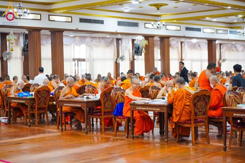 ภาพ No.281323:วันที่ 25 ธันวาคม พ.ศ. 2568 บรรยากาศการตรวจใบข้อสอบธรรมสนามหลวง  นักธรรมชั้นเอก และธรรมศึกษาชั้นเอก ส่วนภูมิภาค  ณ ศาลาอบรมสงฆ์ วัดสามพระยาวรวิหาร เขตพระนคร กรุงเทพมหานคร