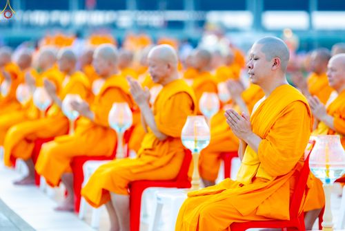 ภาพ No.307554:วันที่ 31 มกราคม พ.ศ. 2569 พิธีจุดประทีปธรรมถวายเป็นพุทธบูชา  และบูชาธรรมมหาปูชนียาจารย์ (ภาพชุดที่ 2) ณ วัดพระธรรมกาย ปทุมธานี ในโครงการธรรมยาตรา กตัญญูบูชา มหาปูชนียาจารย์ พระมงคลเทพมุนี(สด จนฺทสโร) พระผู้ปราบมาร อนุสรณ์สถาน 7 แห่ง ปีที่ 14