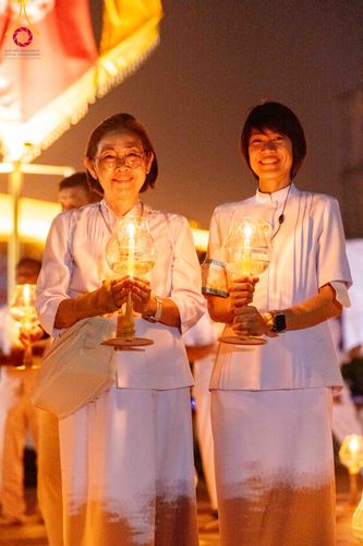 ภาพ No.312262:วันอังคารที่ 3 มีนาคม พ.ศ.2569 พิธีเวียนประทักษิณและจุดมาฆประทีป (ภาพชุดที่ 2) ณ ลานธรรมพระมหาธรรมกายเจดีย์ วัดพระธรรมกาย