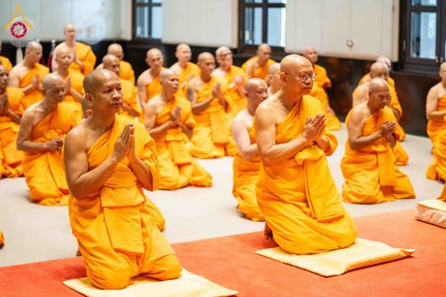 ภาพ No.298254:วันเสาร์ที่ 17 มกราคม พ.ศ. 2569 พิธีบรรพชาอุปสมบท โครงการอุปสมบทหมู่ บูชาธรรมครบ 117 ปี คุณยายอาจารย์มหารัตนอุบาสิกาจันทร์ ขนนกยูง  ณ อุโบสถพระไตรปิฎก วัดพระธรรมกาย