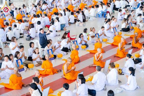 ภาพ No.319587:วันเสาร์ที่ 4 เมษายน พ.ศ.2569 พิธีขอขมา มอบผ้าไตร และถวายบาตรแด่นาคธรรมทายาท ในโครงการบรรพชาสามเณรฟื้นฟูพระพุทธศาสนาทั่วไทย โครงการหน่อแก้วเปรียญธรรม รุ่นที่ 14 โครงการสามเณรยุวธรรมทายาท รุ่นที่ 34 โครงการสามเณรมัชฌิมธรรมทายาท รุ่นที่ 30 ณ สภาธรรมกายสากล