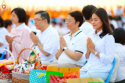ภาพ No.118559:พิธีตักบาตรพระธรรมยาตรา ปีที่ 12 ณ อนุสรณ์สถานลำดับที่ 5 สถานที่เผยแผ่วิชชาธรรมกายครั้งแรก อนุสรณ์สถานบางปลา จ.นครปฐม วันที่ 25 มกราคม พ.ศ. 2567