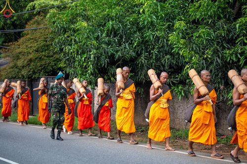 ภาพ No.140777:PhotoStory มหาศรัทธา ธรรมยาตราศรีลังกา EP.4 โครงการสยาม-ลังกา ธรรมยาตรา ฉลองเทศกาลวิสาขบูชาแห่งชาติ ศรีลังกา  บูชาธรรม 80 ปีหลวงพ่อธัมมชโย เส้นทางจาก เมืองดัมบูลลา ไปยัง เมืองมาตะเล  ตั้งแต่วันที่ 17-20 พฤษภาคม พ.ศ. 2567