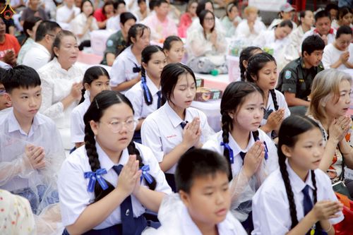 ภาพ No.245342:วันอาทิตย์ที่ 14 กันยายน พ.ศ. 2568 ตักบาตรพระ 555 รูป มหากุศล  น้อมถวายเป็นพุทธบูชา ณ หอนาฬิกาเบตง อ.เบตง จ.ยะลา