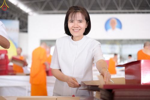 ภาพ No.210967:วันที่ 15 มีนาคม พ.ศ. 2568  บุญบรรจุกล่องไทยธรรม เพื่อถวายแด่พระสังฆาธิการ 40,000 กว่าวัดทั่วไทย ในวันคุ้มครองโลก 22 เมษายน พ.ศ. 2568