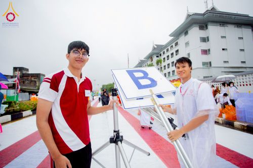 ภาพ No.226171:วันอาทิตย์ที่ 25 พฤษภาคม พ.ศ. 2568 พิธีตักบาตรพระ 1,000 รูปเมืองตรัง ครบรอบ 110 ปี เมืองทับเที่ยง ถวายเป็นพุทธบูชา ถวายเป็นพระราชกุศลแด่รัชกาลที่ 10 และอุทิศส่วนกุศลแด่อดีตเจ้าเมืองตรัง และบรรพบุรุษ ณ บริเวณหน้าศาลากลางจังหวัดตรัง ถนนพระราม 6